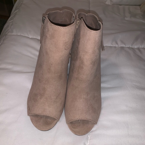 Shoes!! :) - Picture 2 of 3